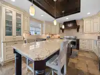 5352 189 STREET - thumbnail 1