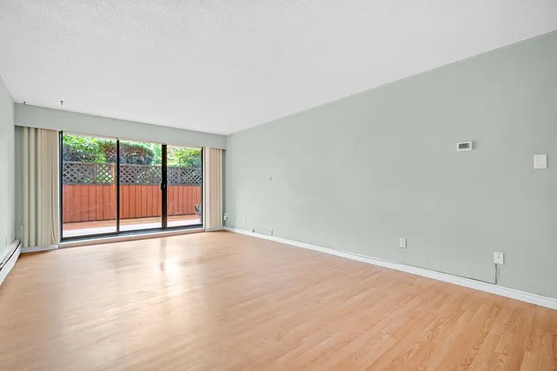 202 410 AGNES STREET - photo 2 of 25