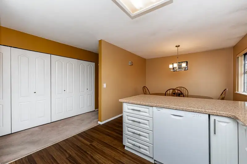 227 14861 98 AVENUE - photo 4 of 22