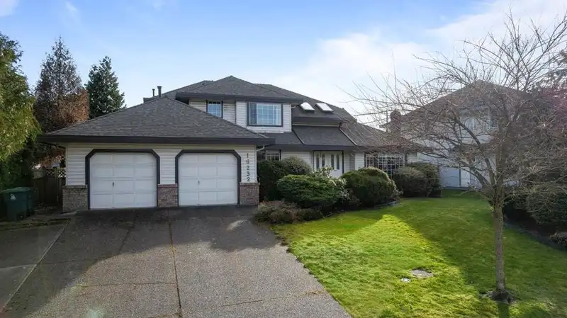 16232 87 AVENUE - photo 1 of 40