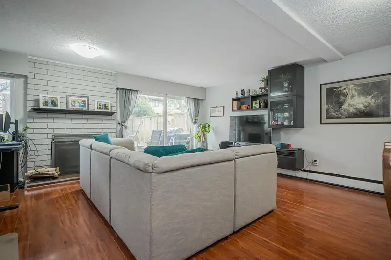 163 7486 138 STREET - photo 2 of 34