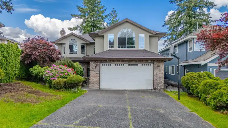 16661 CHERRYHILL CRESCENT - photo 1 of 32