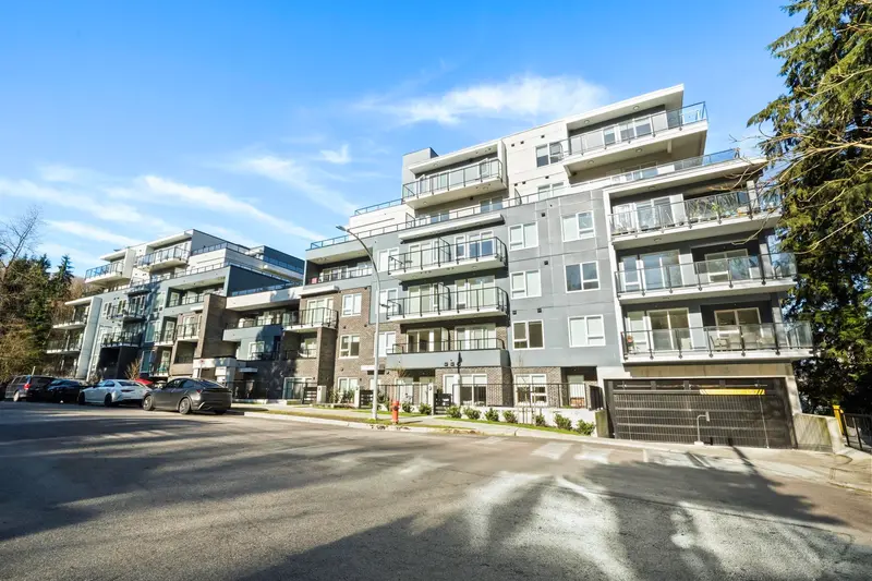 103 2002 ST. GEORGE STREET - photo 1 of 25