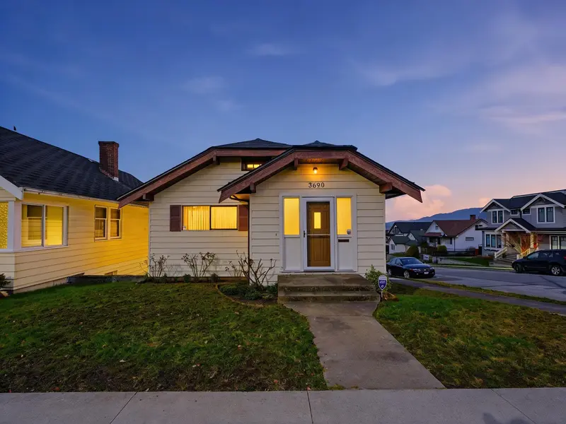 3690 DUNDAS STREET - photo 4 of 25