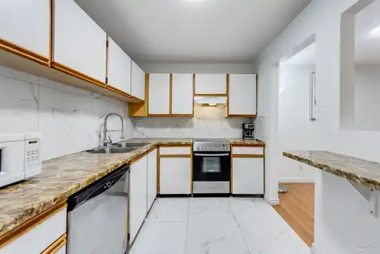 108 13364 102 AVENUE
