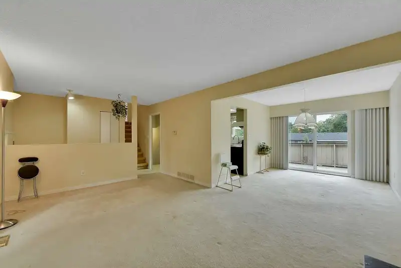 13270 87B AVENUE - photo 4 of 28