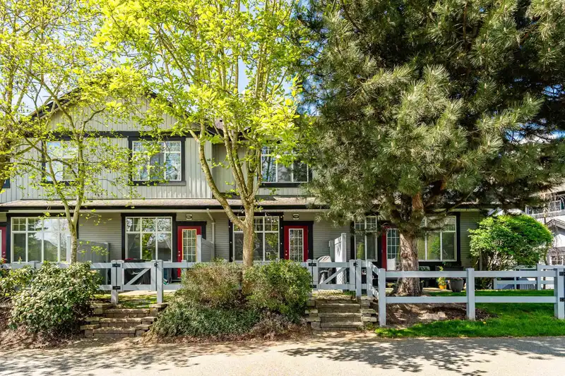 3 18839 69 AVENUE - photo 3 of 32