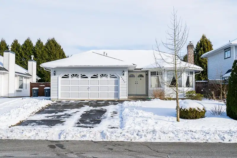 6282 186 STREET - photo 1 of 32