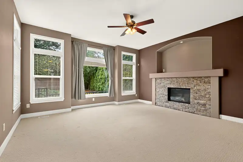 14822 59A AVENUE - photo 4 of 25