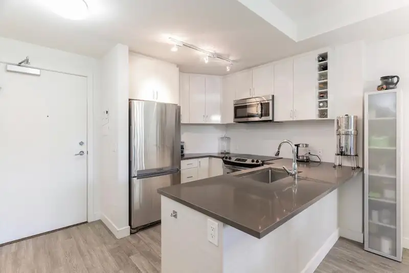 311 13919 FRASER HIGHWAY - photo 4 of 11