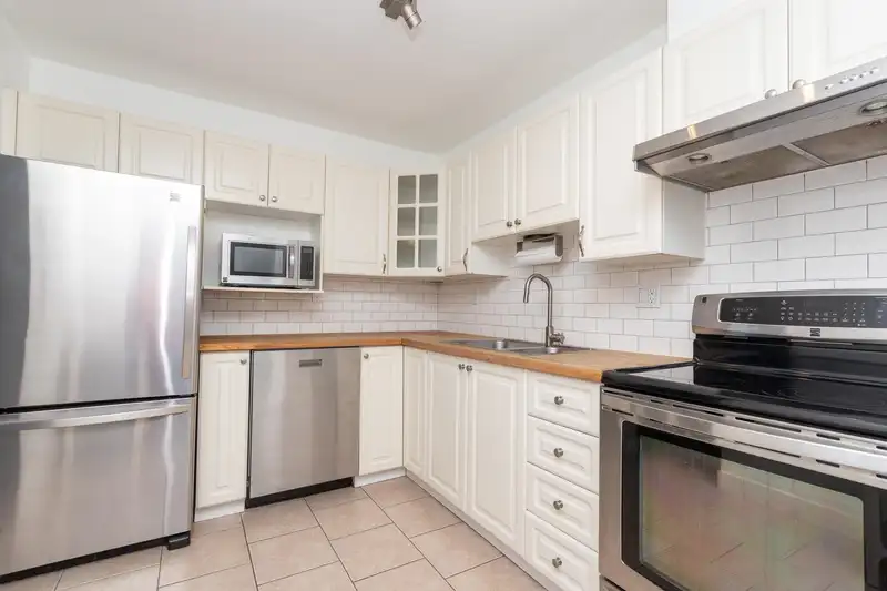 103 15150 108 AVENUE - photo 2 of 17