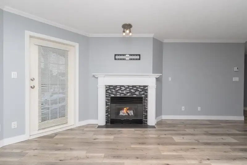 103 15150 108 AVENUE - photo 3 of 17