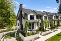 81 9688 182A STREET - thumbnail 1