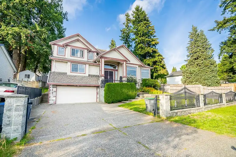 14333 68 AVENUE - photo 1 of 37