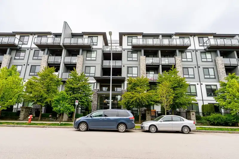 408 15351 101 AVENUE - photo 2 of 35