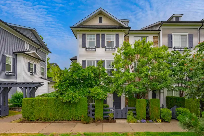 9 7348 192A STREET - photo 2 of 36