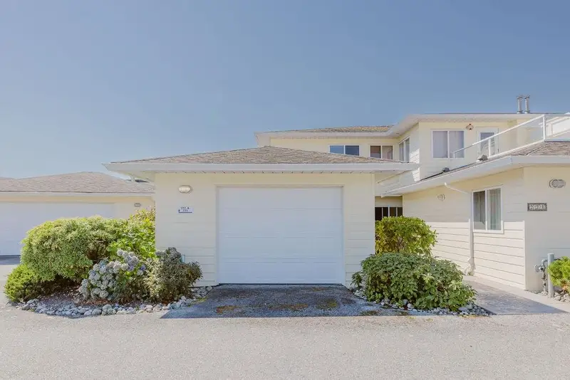 222 1585 FIELD ROAD - photo 2 of 25