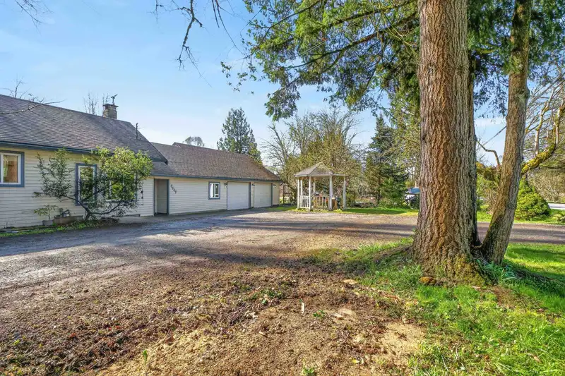 8642 HARVIE ROAD - photo 3 of 38