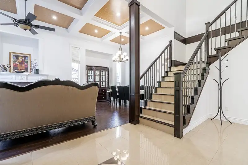 6149 175B STREET - photo 4 of 40
