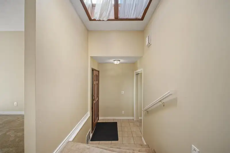 13081 61 AVENUE - photo 3 of 26