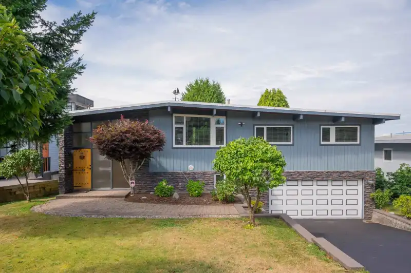 11265 136 STREET - photo 1 of 40