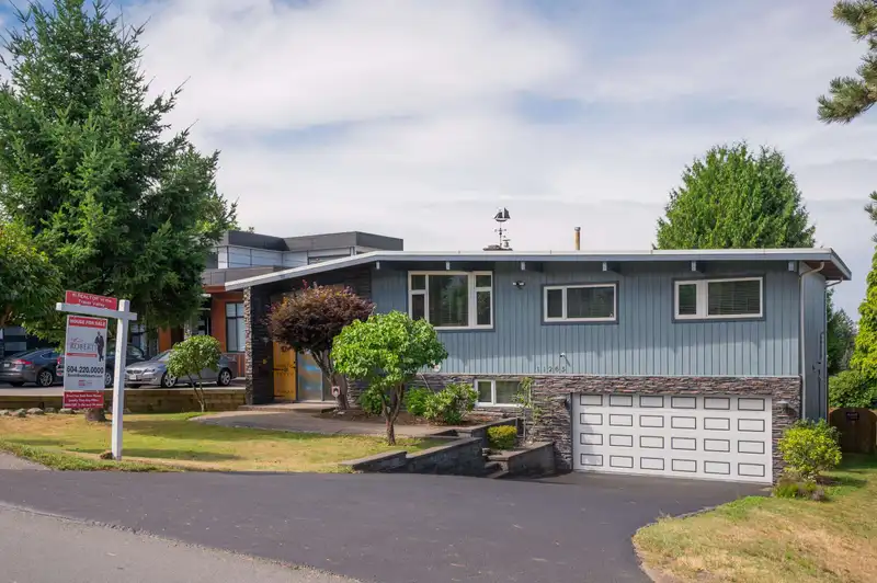 11265 136 STREET - photo 2 of 40
