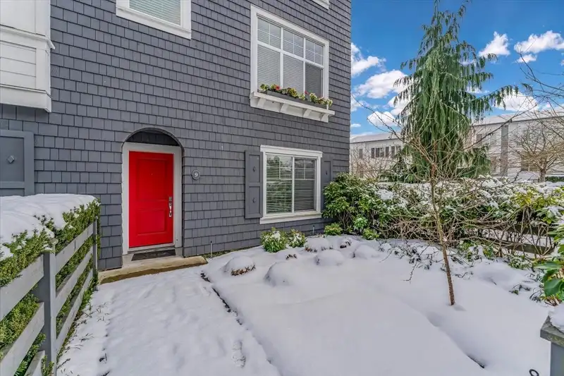 9 15340 GUILDFORD DRIVE - photo 2 of 22