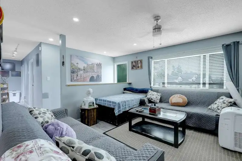 15033 ASHBY PLACE - photo 2 of 35
