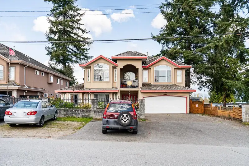 12167 93A AVENUE - photo 1 of 38