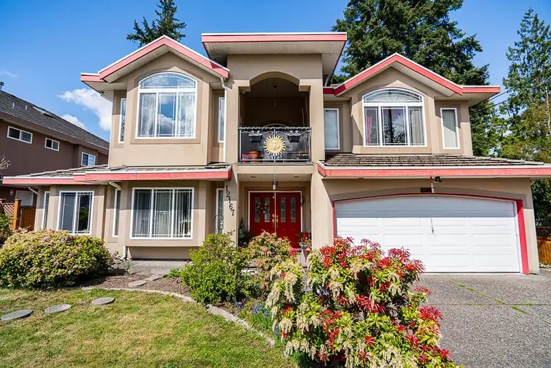 12167 93A AVENUE - photo 4 of 38