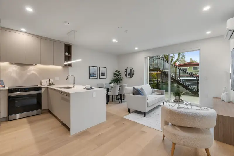 4 4963 CHESTER STREET - photo 3 of 20