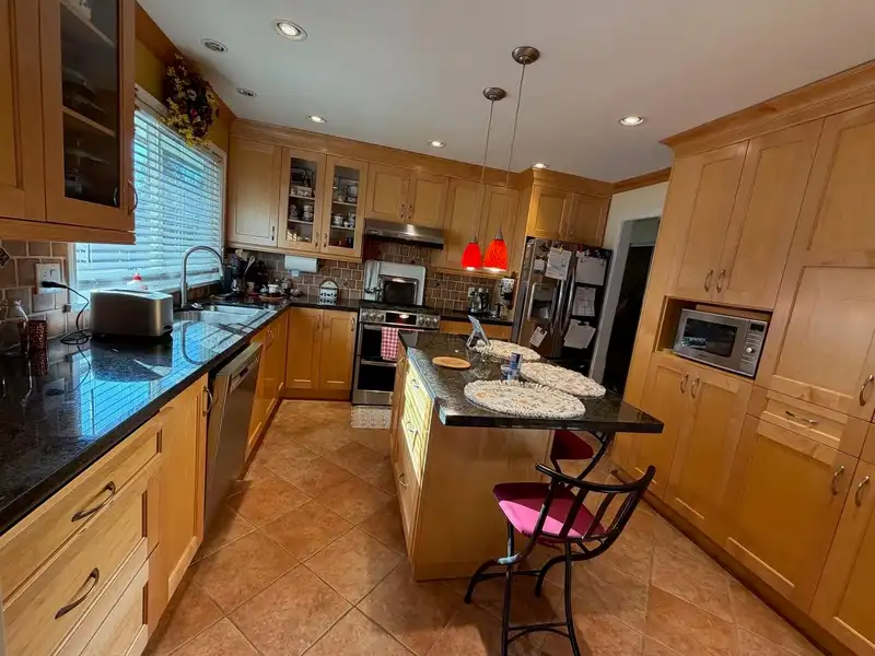 8936 QUEEN MARY BOULEVARD - photo 3 of 26