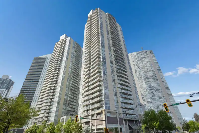 1107 13688 100 AVENUE - photo 1 of 25