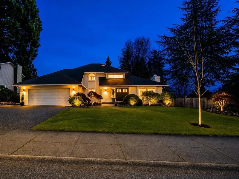15160 81 AVENUE - photo 1 of 25