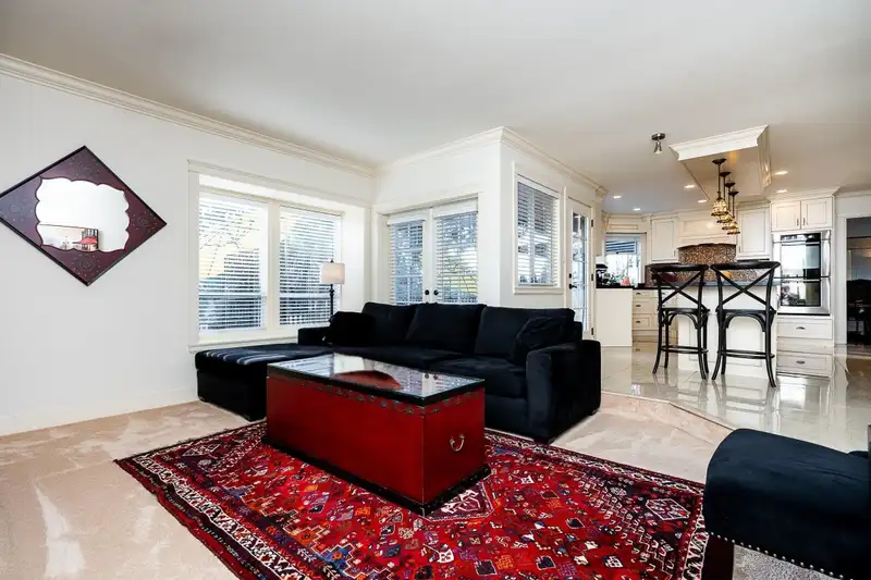 15160 81 AVENUE - photo 4 of 25