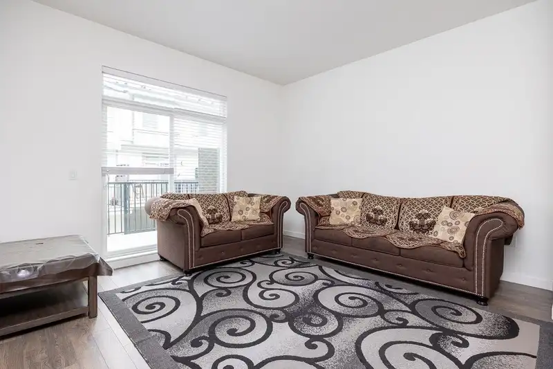 4 13629 81A AVENUE - photo 4 of 15