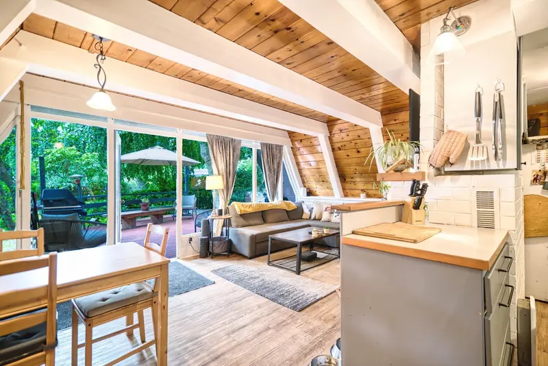 6582 SUNSHINE COAST HIGHWAY - photo 1 of 25