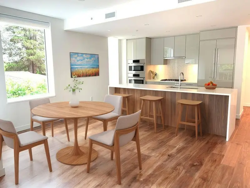 204 5058 CAMBIE STREET - photo 3 of 7