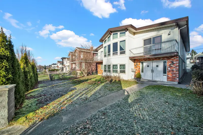 549 E 57TH AVENUE - photo 3 of 25