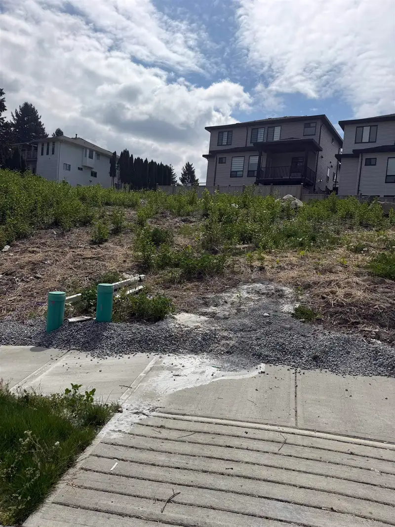 11420 138A STREET - photo 2 of 2