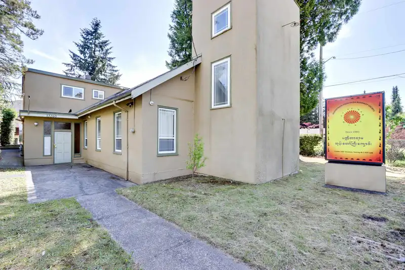 13260 108 AVENUE - photo 3 of 37