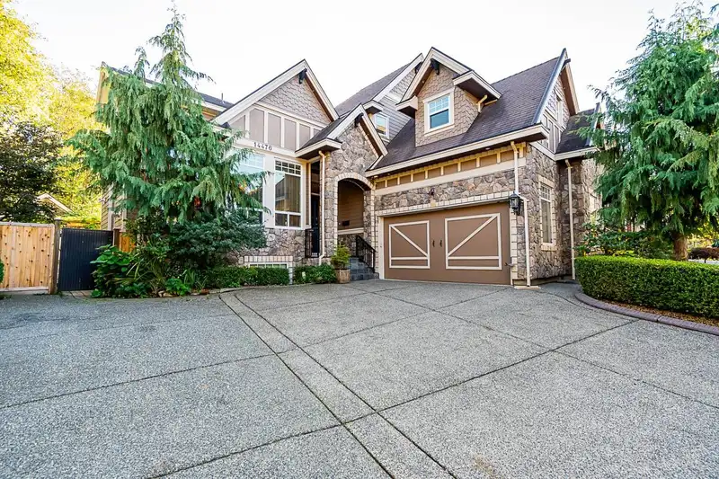 14476 75A AVENUE - photo 1 of 36