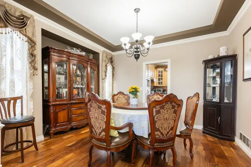 8370 168A STREET - photo 2 of 22