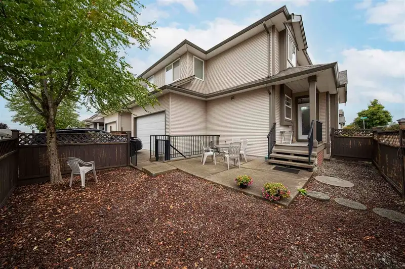 19096 68A AVENUE - photo 3 of 3