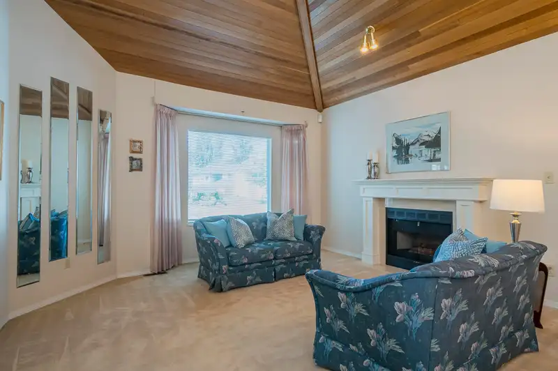 9322 157 STREET - photo 4 of 32