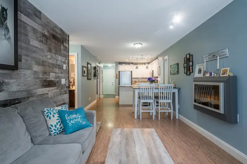 107 45640 ALMA AVENUE - photo 1 of 25