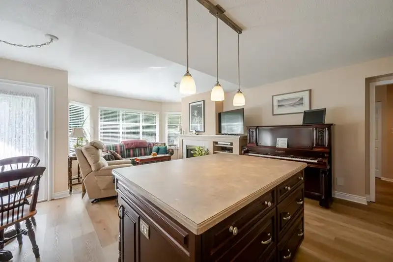 59 6488 168 STREET - photo 2 of 25
