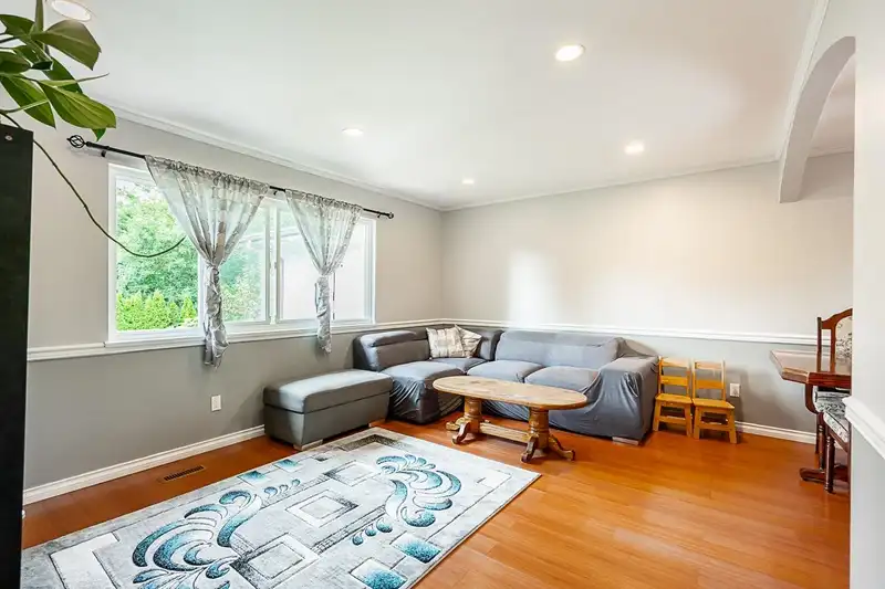 8696 152 STREET - photo 3 of 32