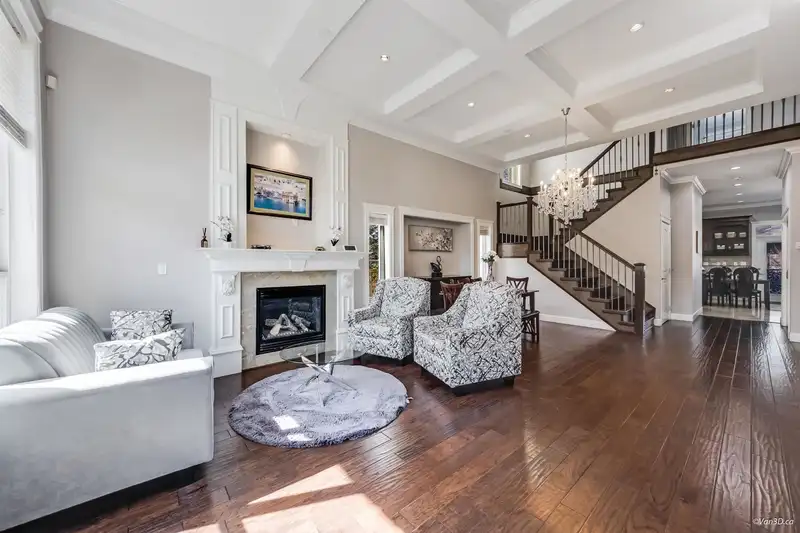 14255 62B AVENUE - photo 2 of 10