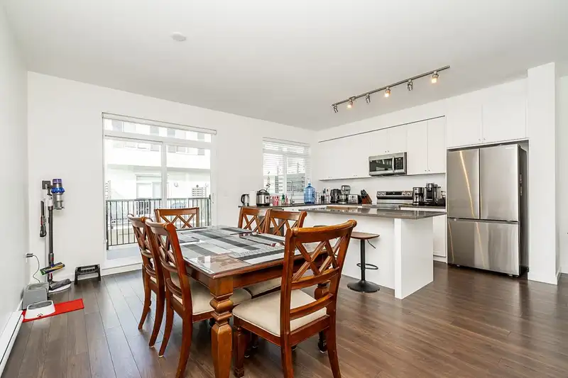 25 15778 85 AVENUE - photo 4 of 15